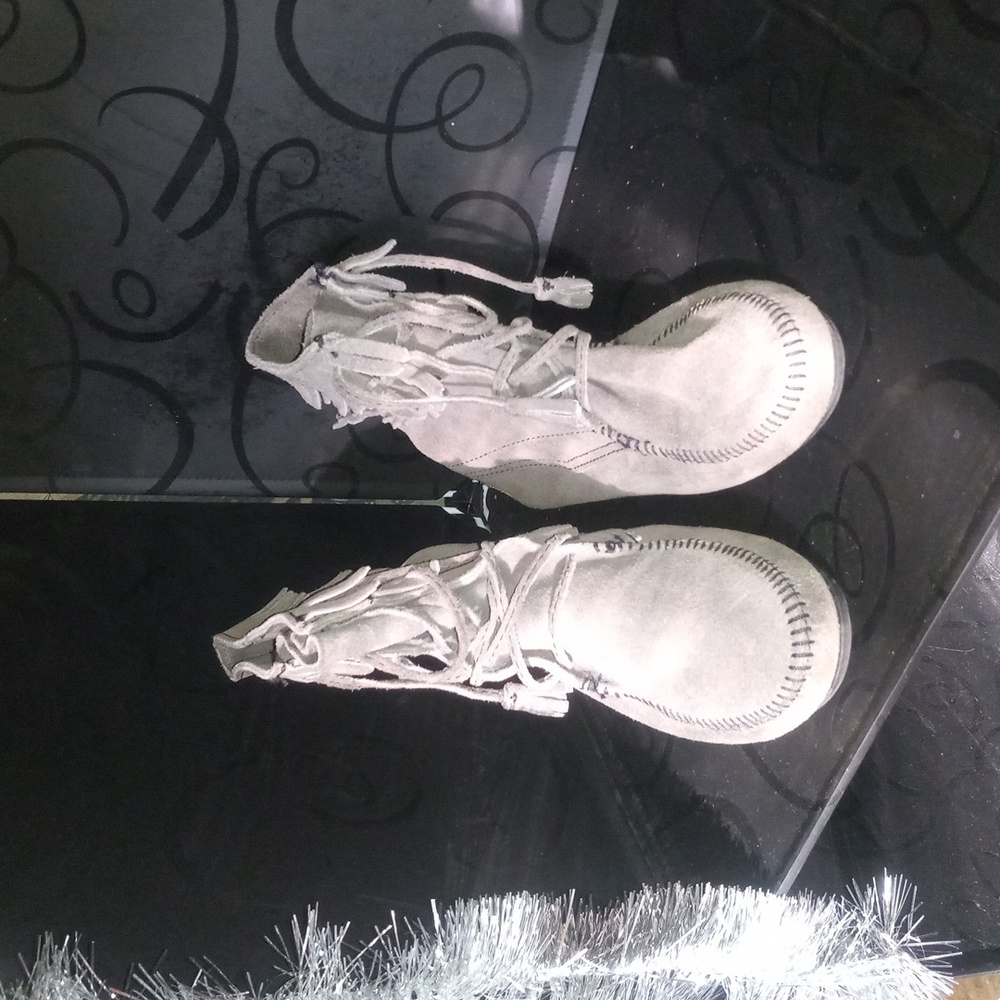 Light grey Minnetonka boots